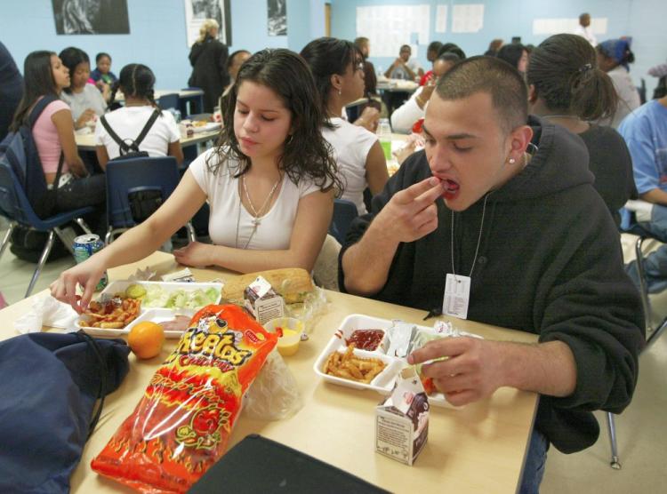 Students eat 'junk' food for lunch at a college preparatory school in Chicago. (Tim Boyle/Getty Images)