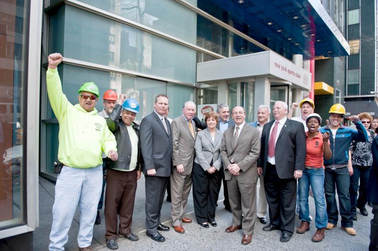 Aloysio Santos/The Epoch Times (Construction workers are suing the State of New York for halting work on heavy construction projects.)