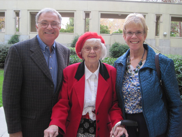 Alan Pagnotta (L) Gretchen's mom (C), Gretchen Pagnotta (R) enjoyed Shen Yun