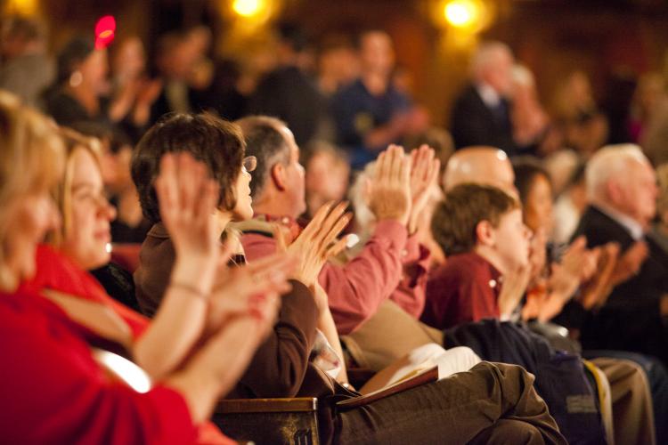 Shen Yun Performing Arts receives much applause at St. Louis' Fox Theater.  (The Epoch Times)