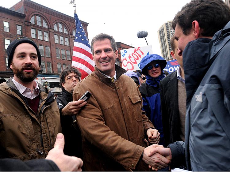 U.S. Senate republican nominee Scott Brown campaigns in downtown Boston, Massachusetts, January 18, 2010. (Darren McCollester/Getty Images)