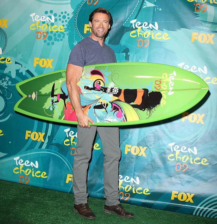 TEEN CHOICE: Actor Hugh Jackman receives the Choice Movie Actor: Action Adventure award for 'X-Men Origins: Wolverine' during the 2009 Teen Choice Awards. (Jason Merritt/Getty Images)