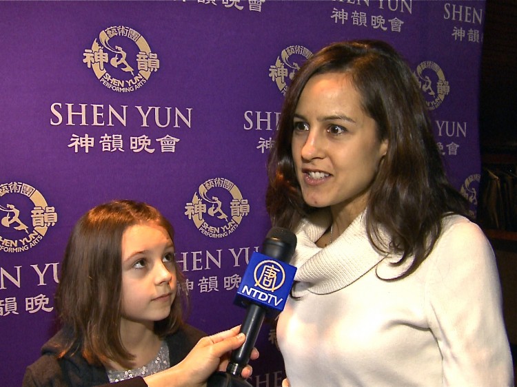 Fine artist Susan Outlaw attended Shen Yun