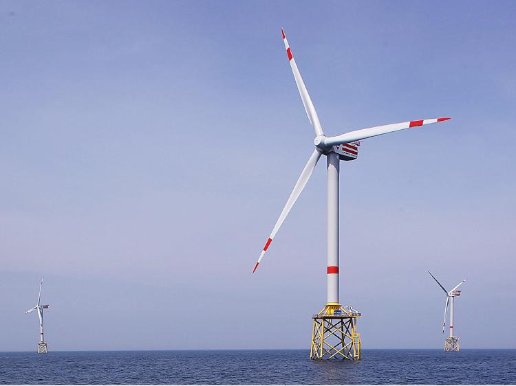 The Atlantic Offshore Wind Energy Consortium hopes to have windparks like Alpha Ventus in the North Sea, operating off the Atlantic coast. (Sean Gallup/Getty Images)