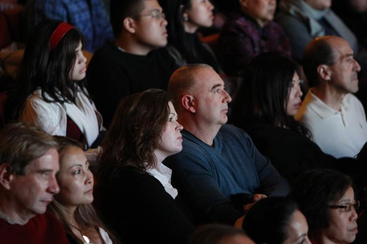 The new programs of Divine Performing Arts enthralled thousands of New Yorkers at the famed Radio City Music Hall on January 24. (Youzhi Ma/The Epoch Times)