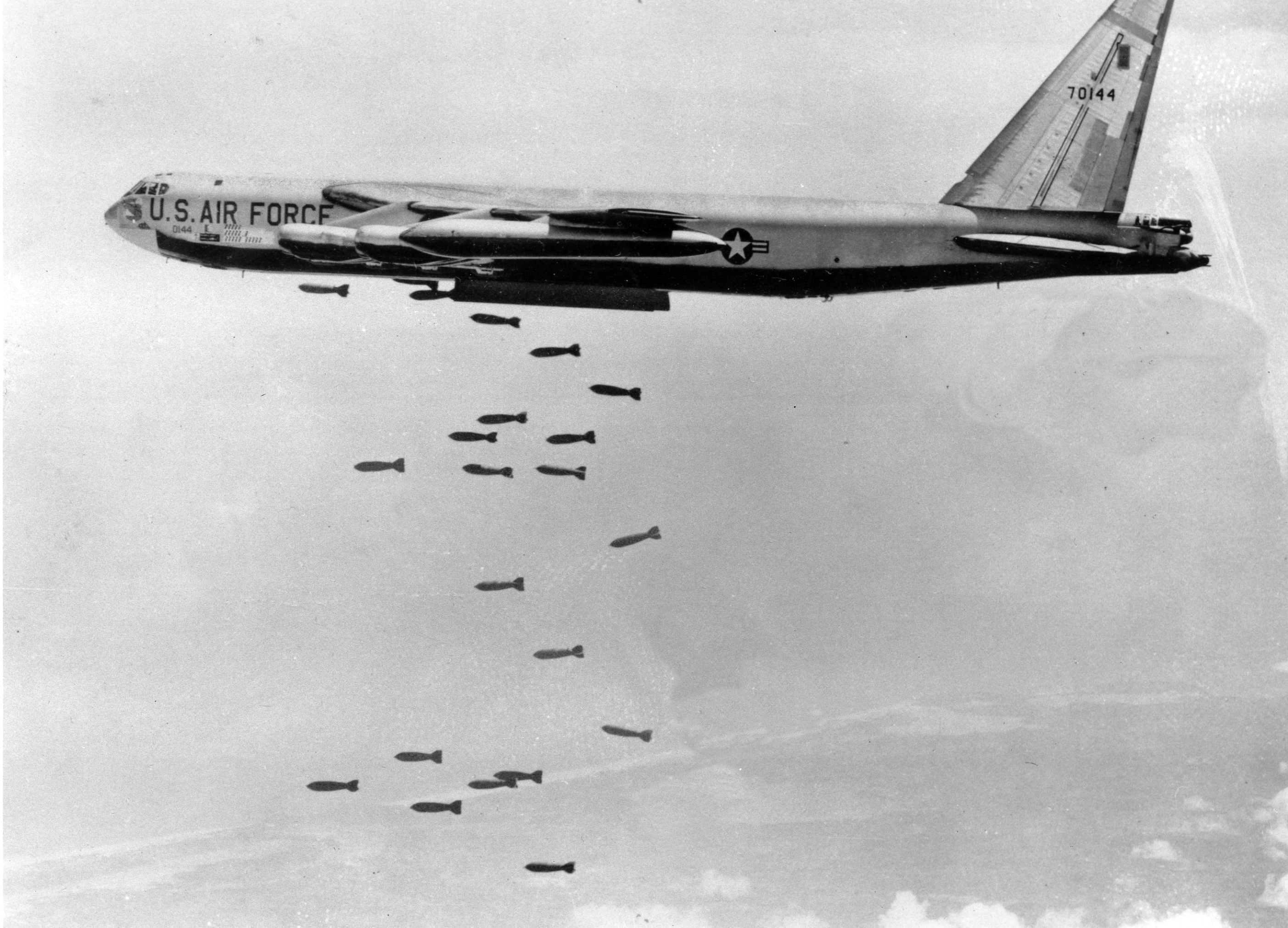 Why The B-52 Failed | Airstrikes | Destruction | Vietnam | The Epoch Times