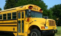 Bus Driver Helps Braid Hair of 11-Year-Old Girl Who Lost Her Mother