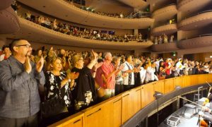 Shen Yun Debuts to Full House in Palm Desert