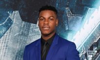 ‘Star Wars’ Actor John Boyega Teaches Kids Jedi Moves