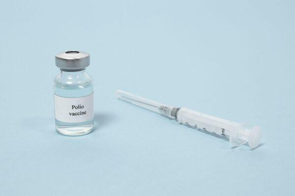 Vaccine-Derived Polioviruses Found in UK; Football Champion Tony Siragusa Dies at 55 | NTD Evening News