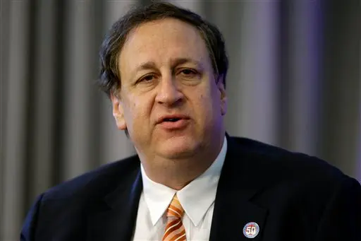 AMC CEO Remains at the Helm of Theater Giant Despite Suffering Stroke thumbnail