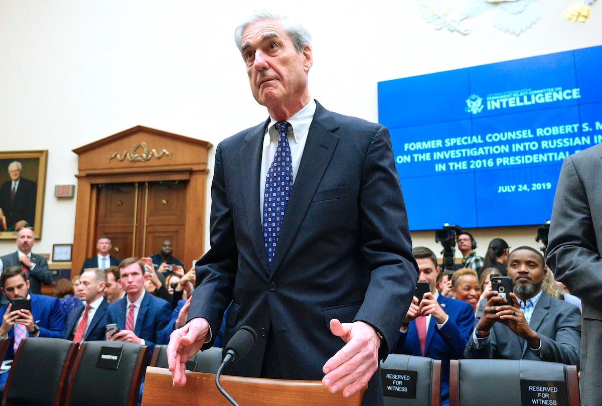 Robert Mueller, Former Special Counsel Who Probed Trump, Dies
