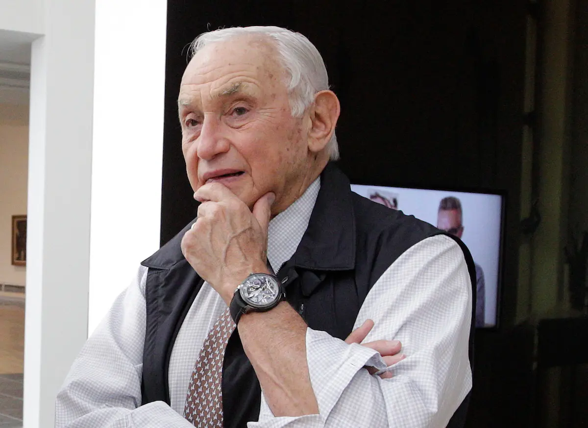 Billionaire Wexner Says He Went to Epstein’s Island, Didn’t Know of Crimes