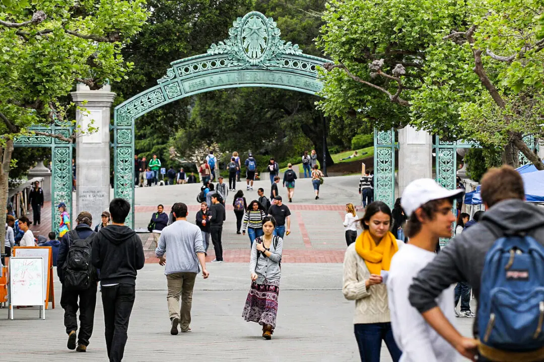 UC Says the Majority of Its Undergraduate Students Graduate Debt Free