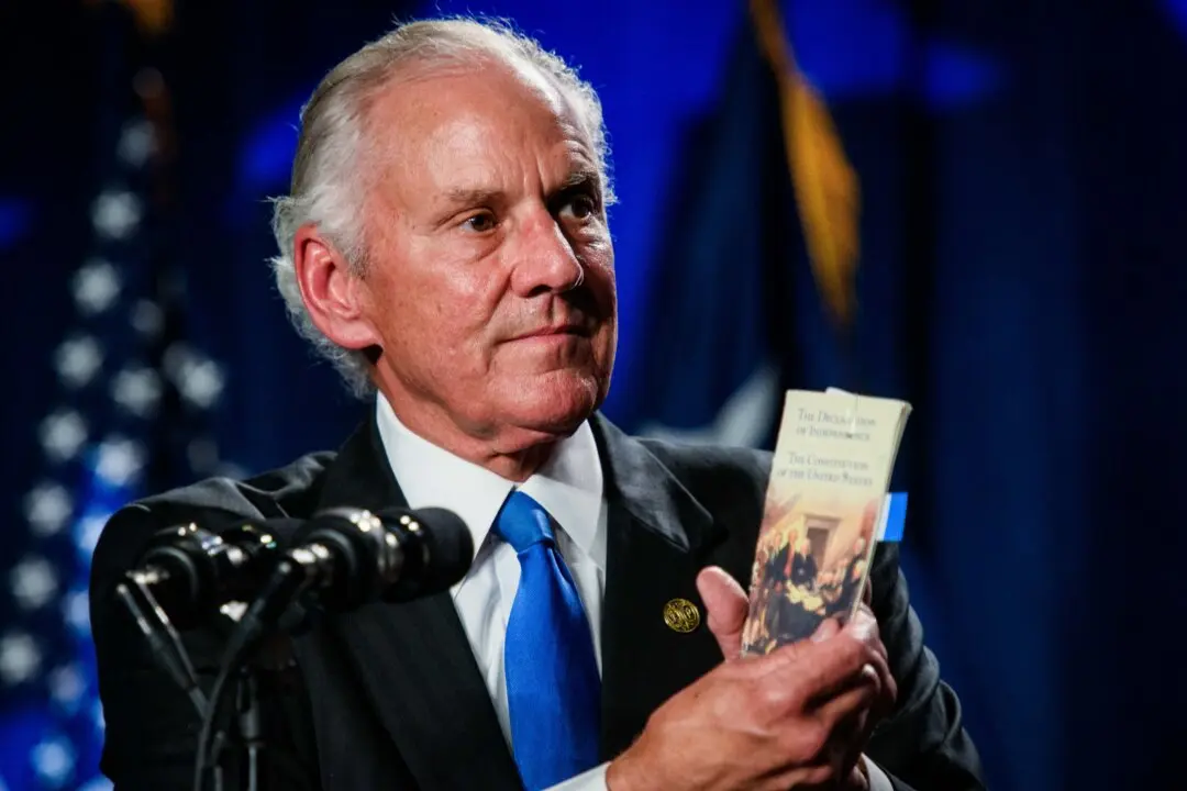 South Carolina Governor Calls Special Session on Redistricting, Budget