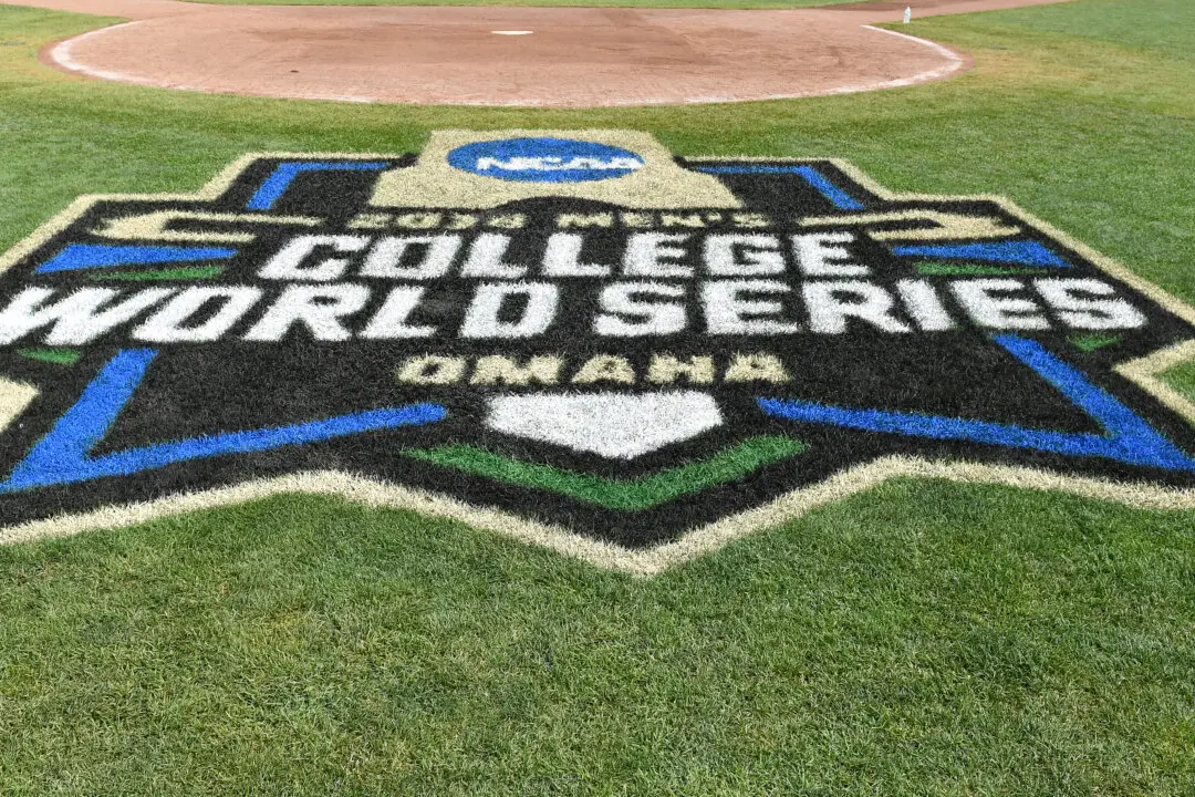 Big Family Moment Ushers in CWS Finals Pitting Oklahoma Against North Carolina