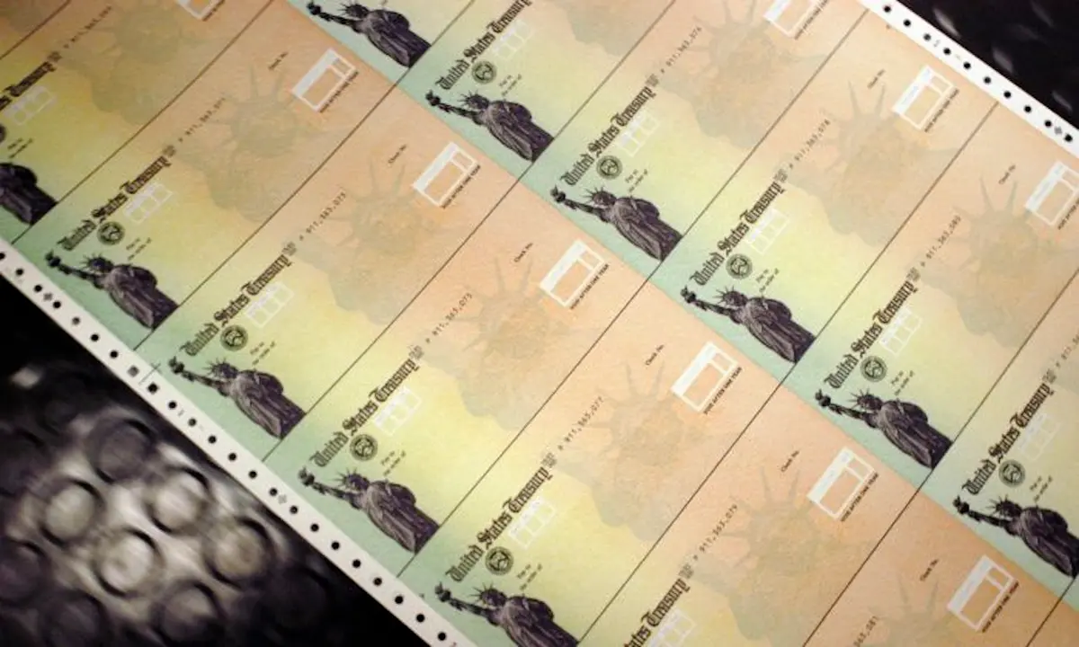 White House Economist Proposal Coming Soon on $2,000 Tariff Rebate Checks thumbnail