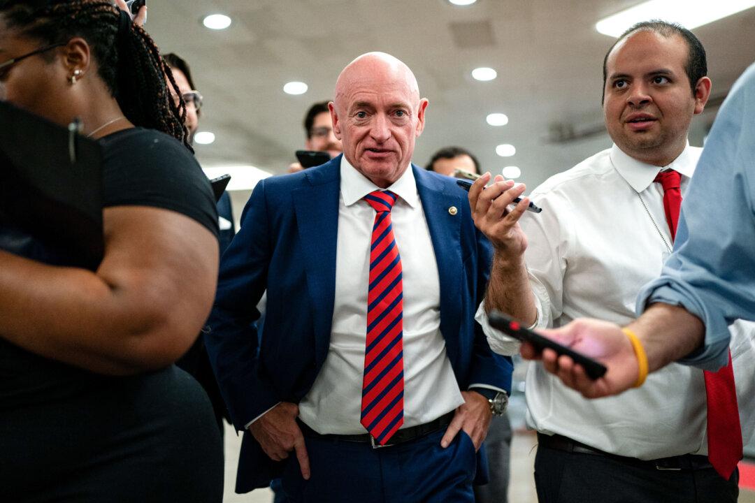 Navy Submits Report on Potential Action Against Sen. Kelly Over ‘Illegal Orders’ Video