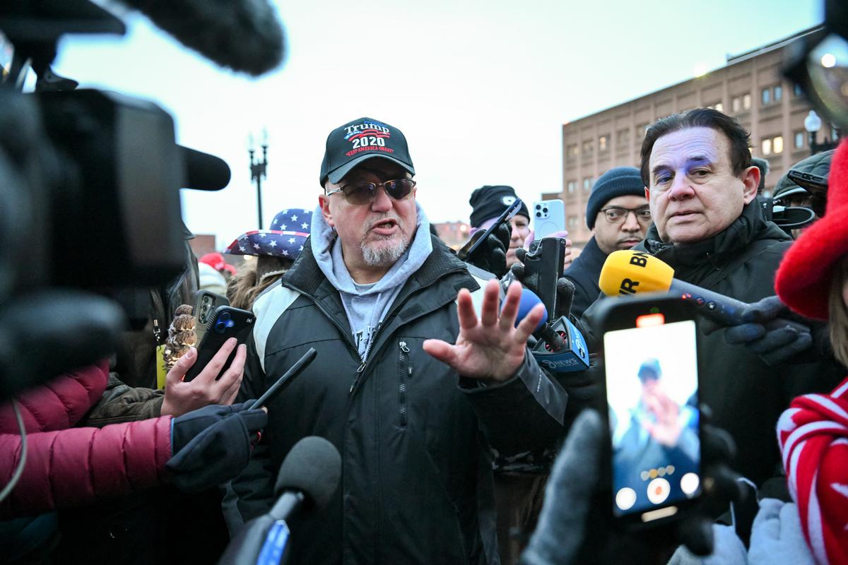 Judge Seeks DOJ Explanation on Bid to Vacate Convictions for Unpardoned Jan. 6 Defendants