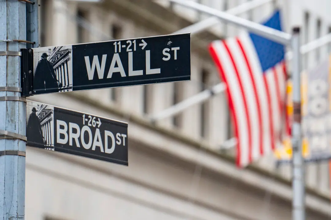 Apollo Caps Private-Credit Fund Withdrawals After Redemption Surge