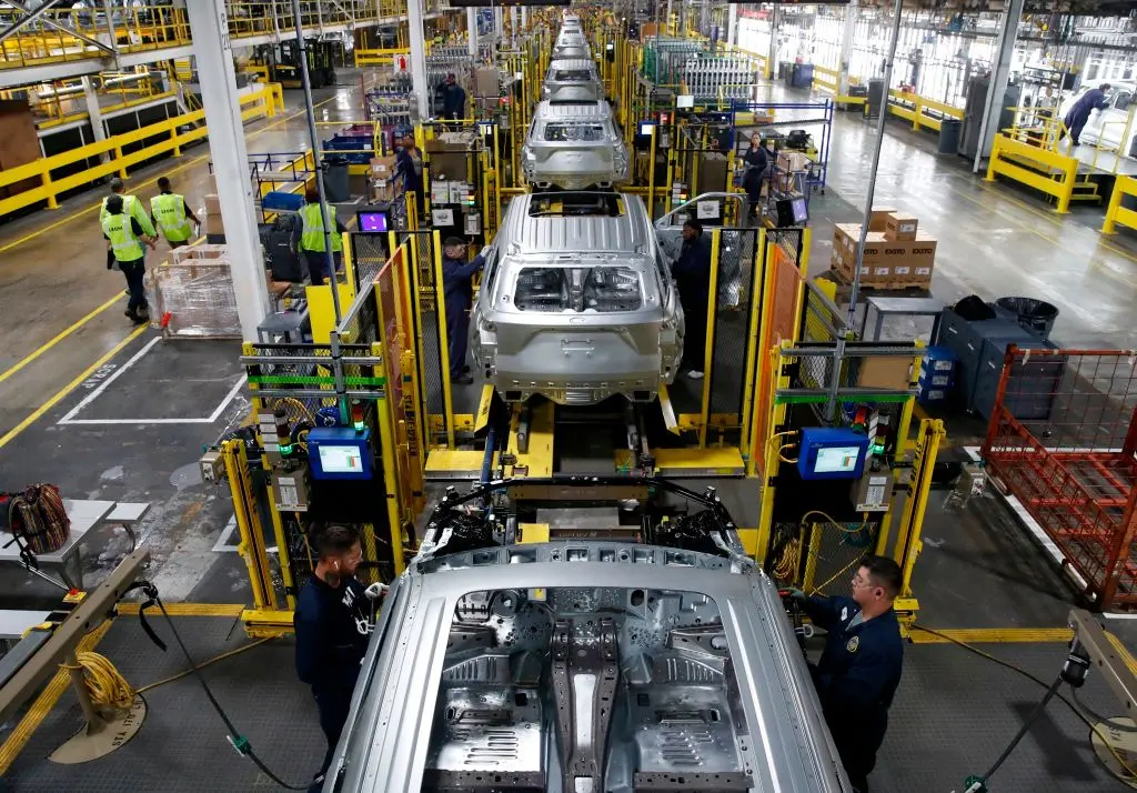 US Manufacturing Activity Holds Steady Despite Surging Costs