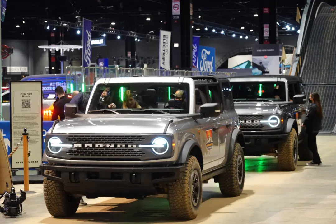 Ford Recalls Nearly 180,000 Broncos, Rangers, Says Front Seat Bolts Could Be Loose