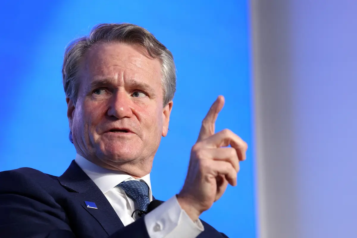BofA CEO Calls Economy ‘Pretty Solid’ but Warns Consumer Pullback Is Top Risk for 2026 thumbnail