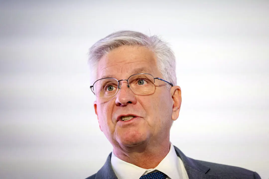 Trump Says Fed Chair Candidate Waller Is ‘Great’ After Interview