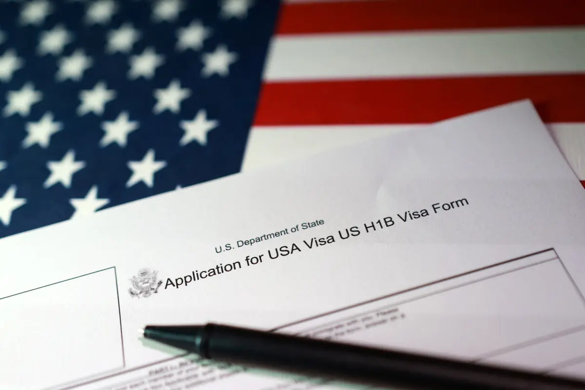 20 States Sue Trump for Imposing $100,000 Fee on H-1B Visas thumbnail