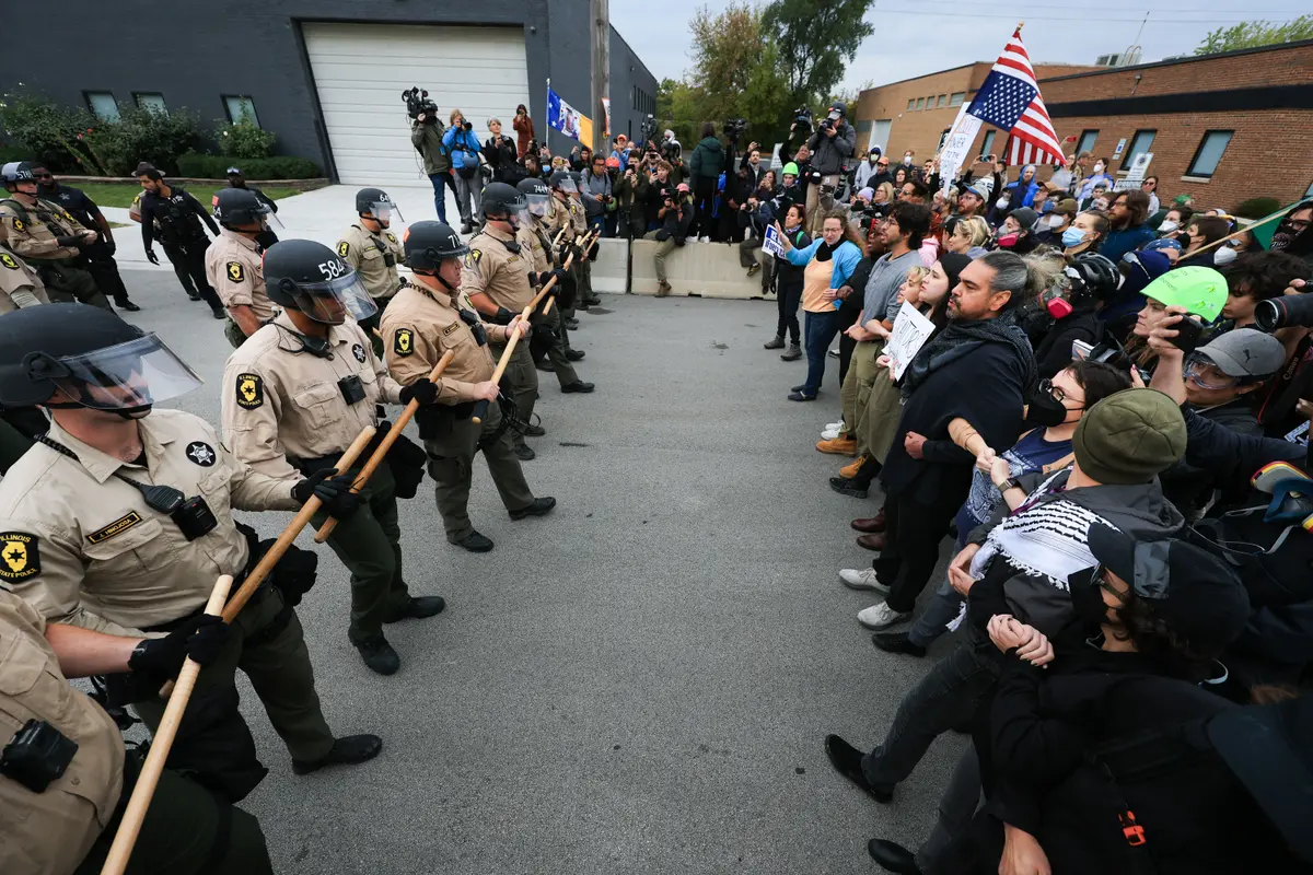 1,030 Criminal Illegal Immigrants Arrested in ICE Operation Honoring Laken Riley thumbnail