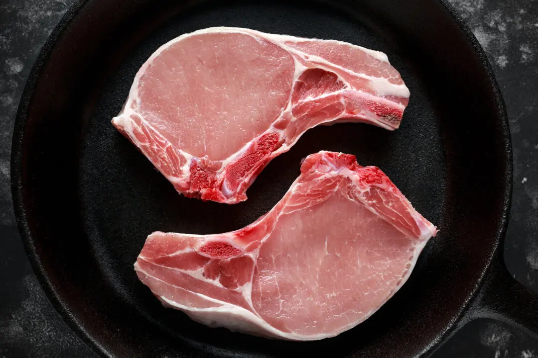 Cast-Iron Skillets Can Be a Pork Chop’s Best Friend