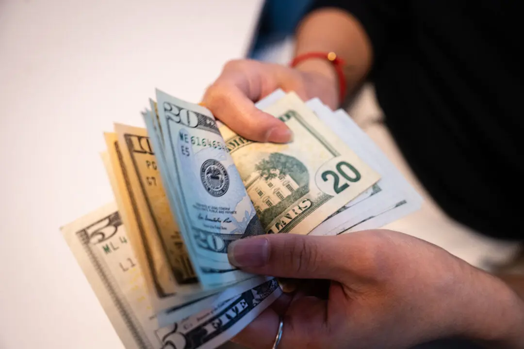 Fewer Americans Plan to Tip Service Providers This Holiday Season: Survey