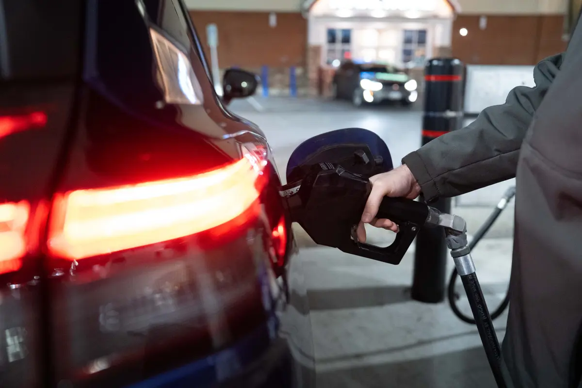 US Drivers See Relief as Gas Prices Dip Below $3 thumbnail
