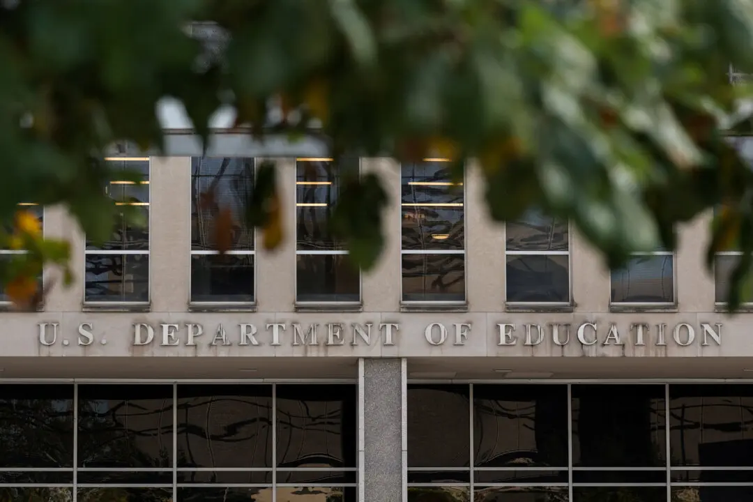 US Education Department Notifies Student Loan Borrowers of Repayment Plans