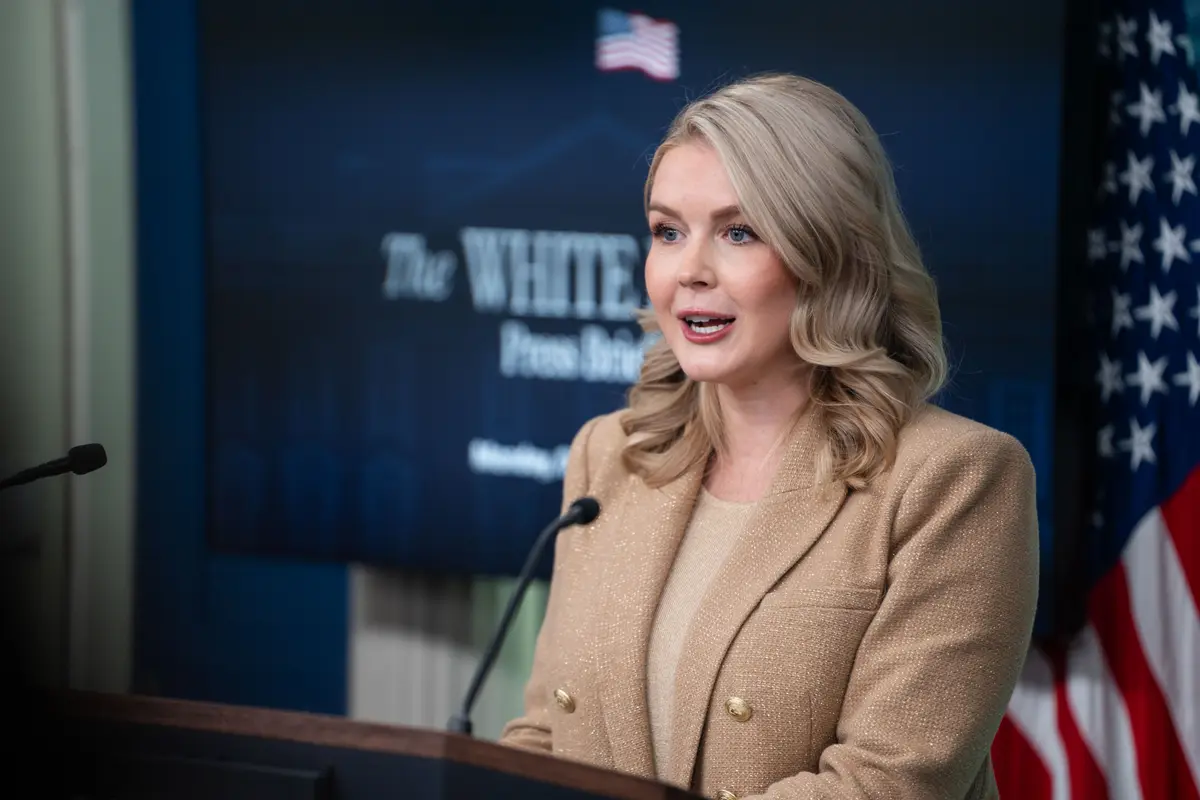 White House: Admiral Ordered Follow-Up Strike on Drug Boat, Attack Was Lawful thumbnail