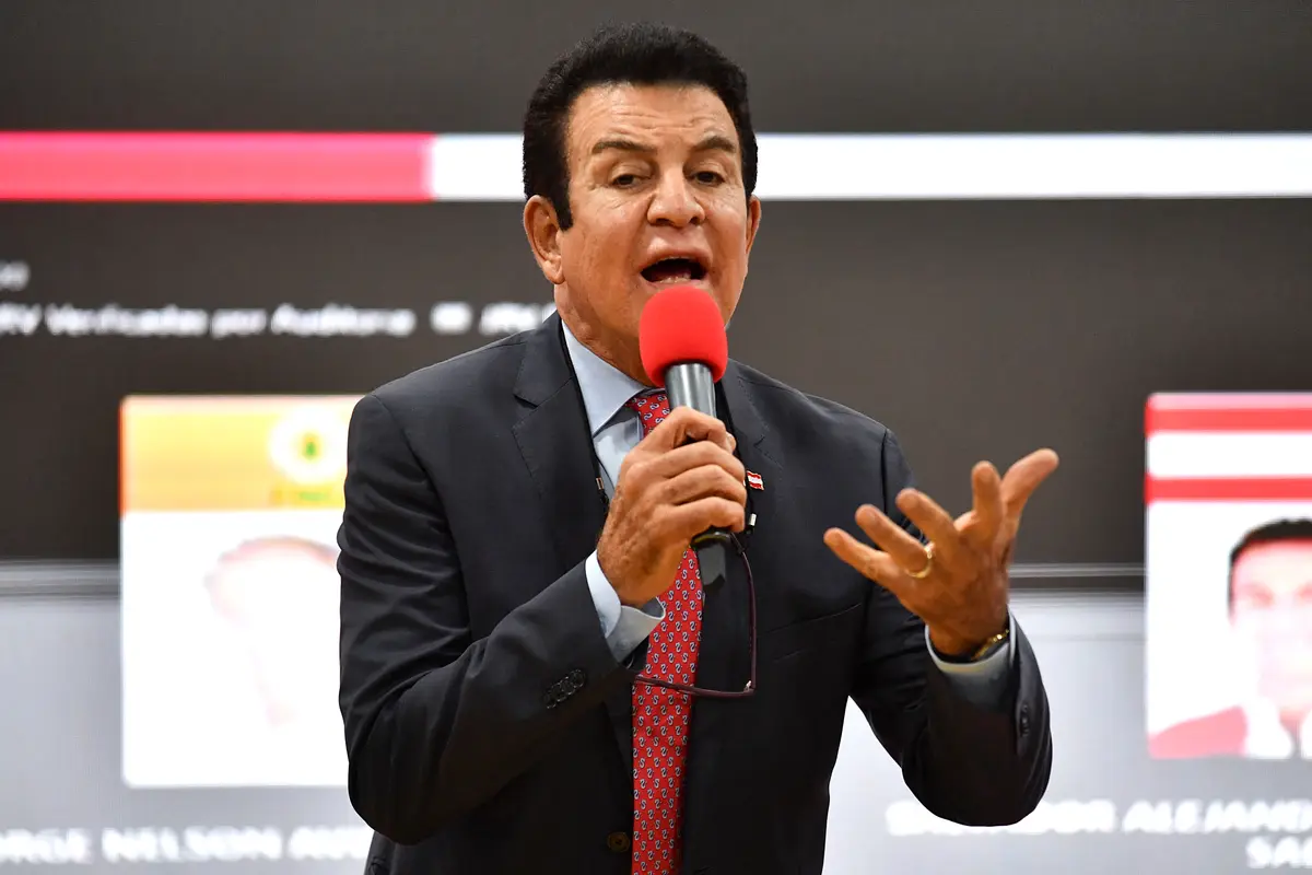 Nasralla Takes Lead in Razor-Thin Honduras Presidential Race thumbnail