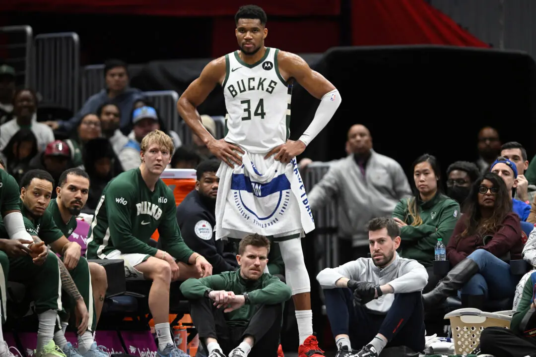 Giannis Antetokounmpo’s Latest Injury Status Could Impact Trade Possibility for Bucks