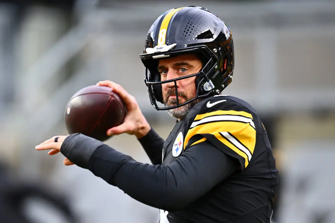 Rodgers Says Steelers Don’t Need to Panic, Just Be Consistent