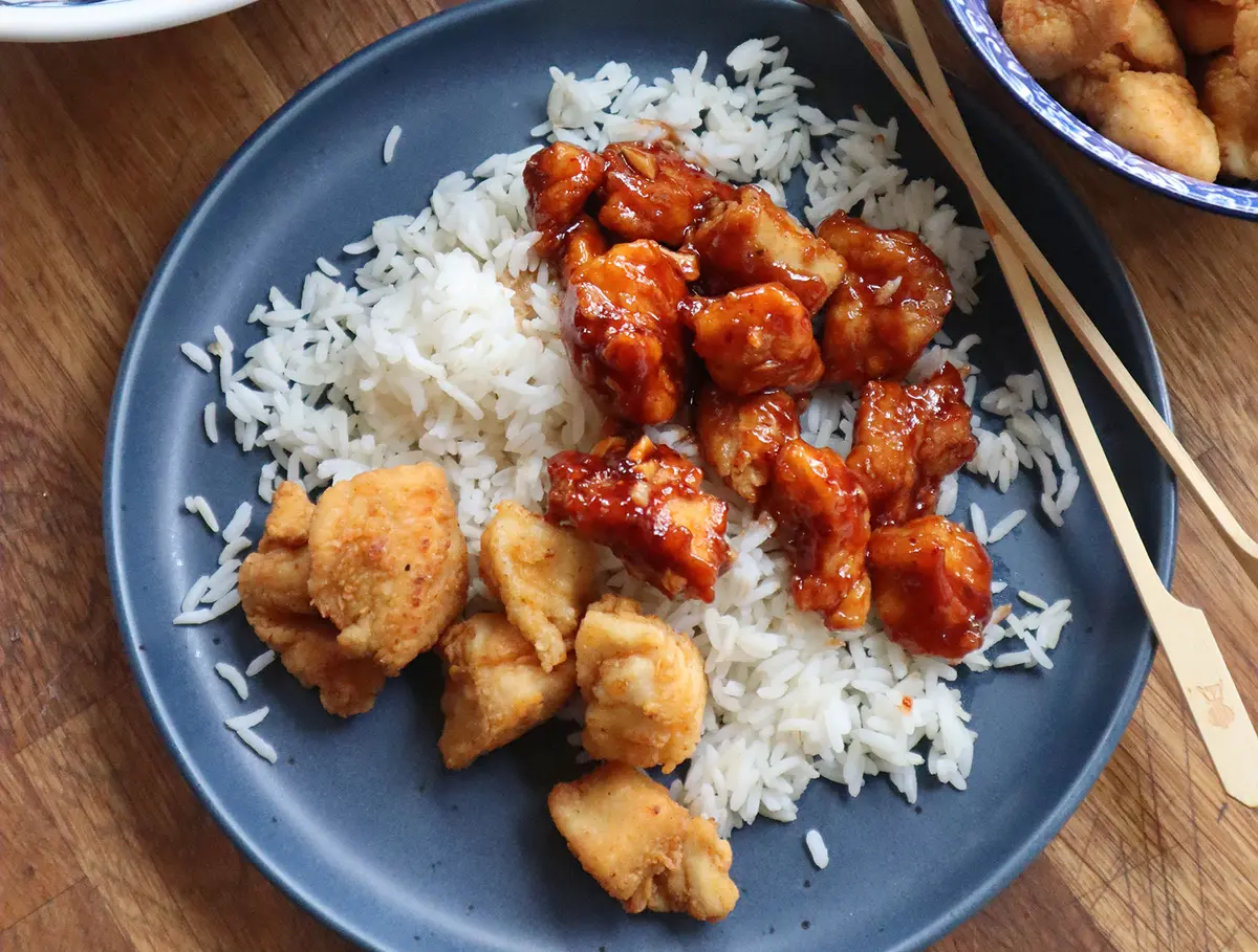 Sweet and Spicy Korean Fried Chicken Will Fire You Up thumbnail