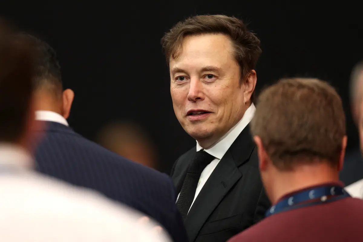 Musk Becomes First Person Worth $700 Billion After Court Restores Tesla Pay Package thumbnail