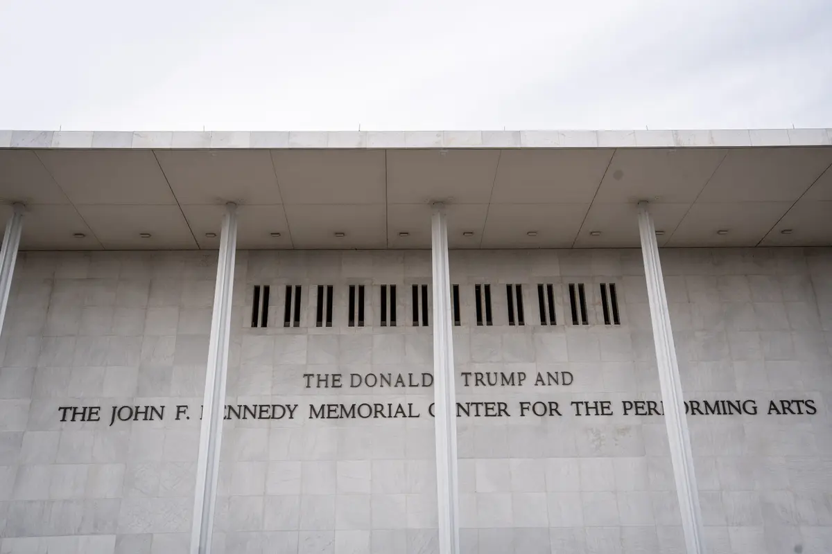 Trump–Kennedy Center to Sue Jazz Musician for $1 Million Over Canceled Christmas Eve Performance thumbnail