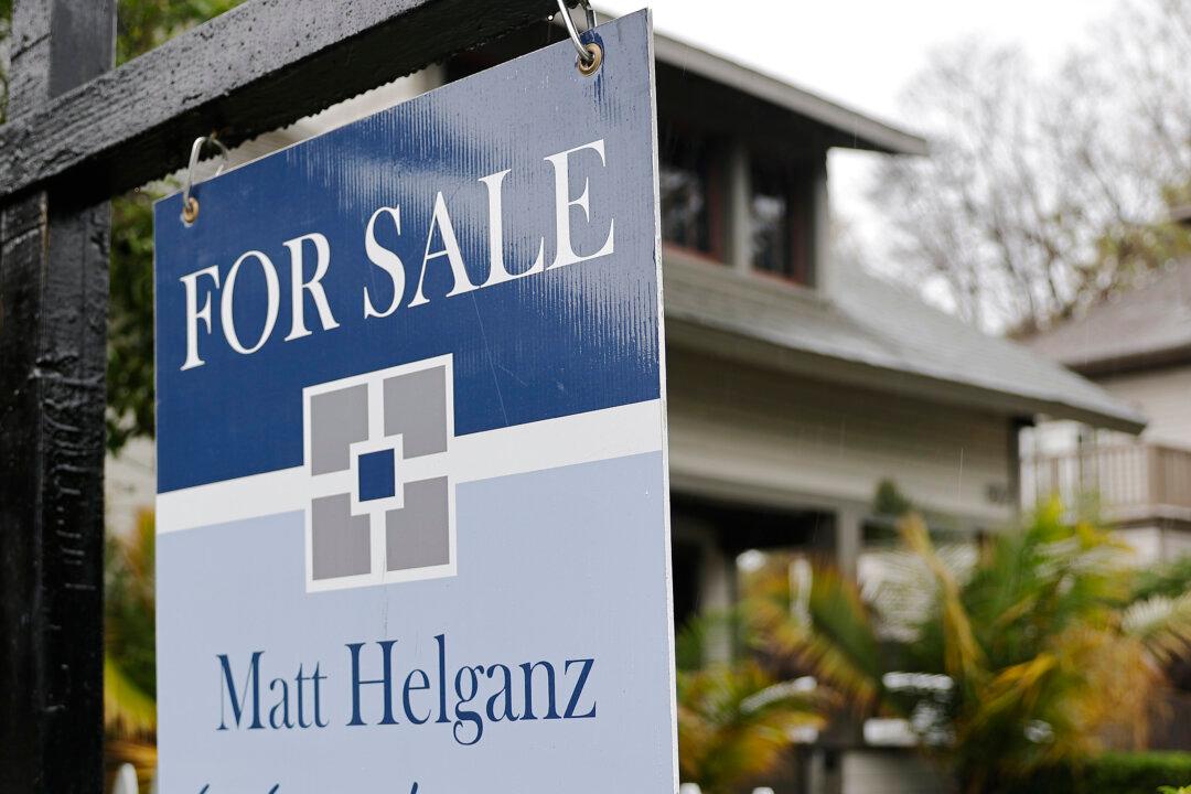 Mortgage Demand Surges as Interest Rates Fall for 3rd Straight Week: MBA