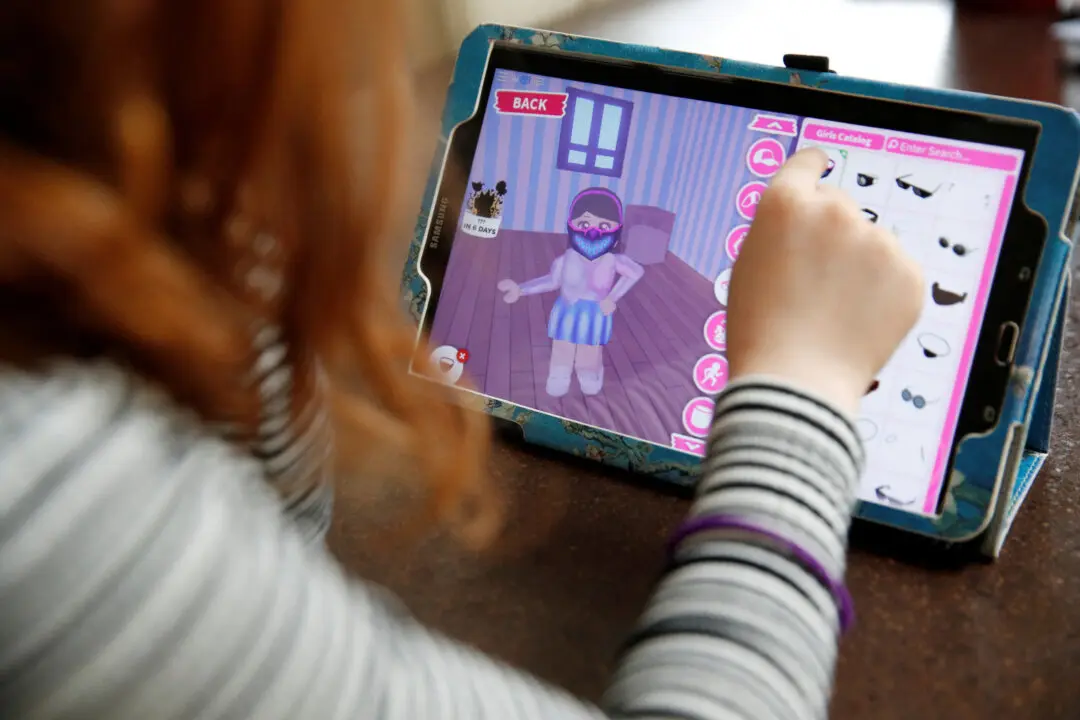 Russia Blocks Gaming Platform Roblox Over Child Safety Concerns
