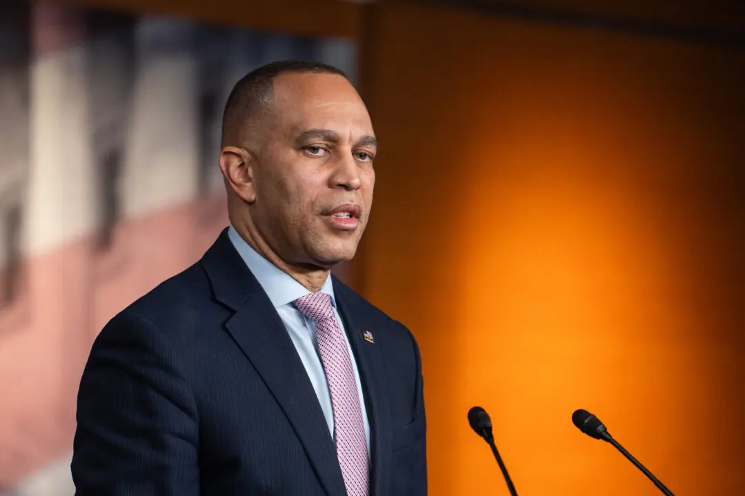 Jeffries Calls on Half-Dozen Democratic States to Start ‘Aggressive’ Redistricting