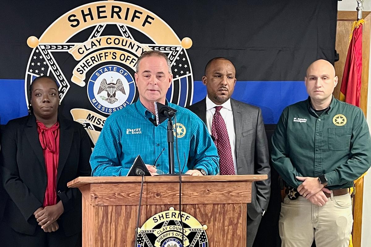 6 Killed in Shooting Spree in Mississippi; Suspect in Custody thumbnail