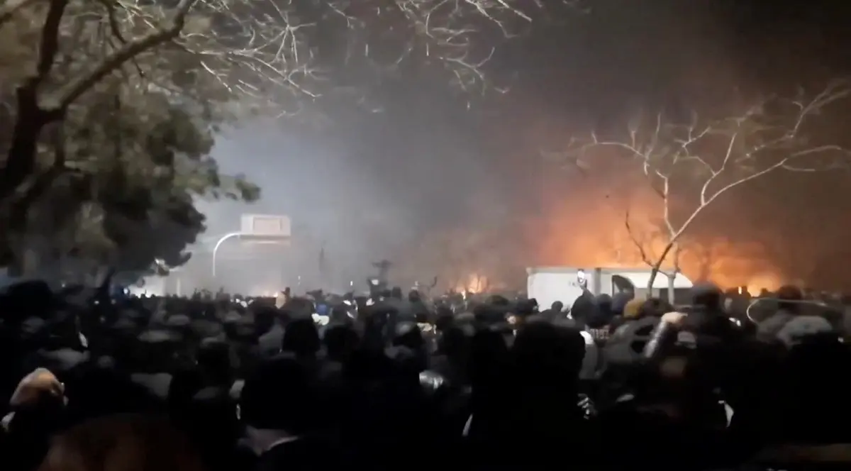 Death Toll in Clampdown on Iranian Protests Reaches Hundreds, Rights Groups Say thumbnail