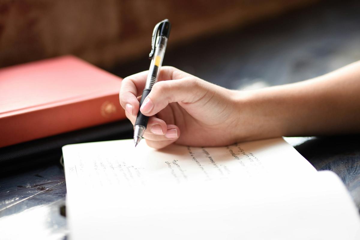 How AI Undermines Education thumbnail