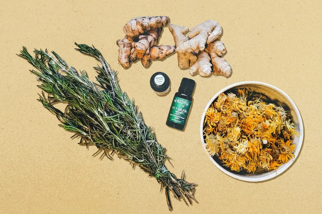 How a Warming Foot Bath Supports Circulation, Nerves, and Resilience