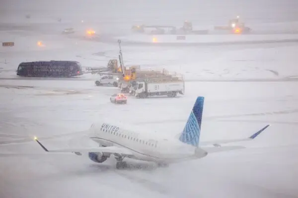 230 Million Under Severe Weather Alert; 10,000 Flights Canceled
