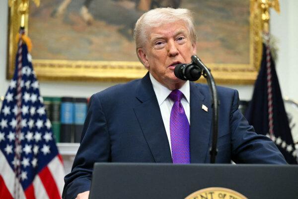 Trump Delivers Remarks to Troops at Fort Bragg